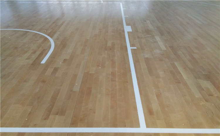 籃球木地板施工時對地面有什么要求？
