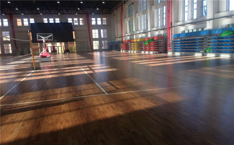 籃球館運動木地板出現不平、有響聲的原因及解決方法