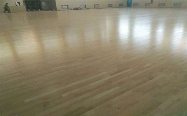 松木舞臺運動木地板怎么維修？