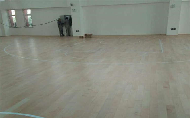 學校室內籃球場館運動木地板安裝施工