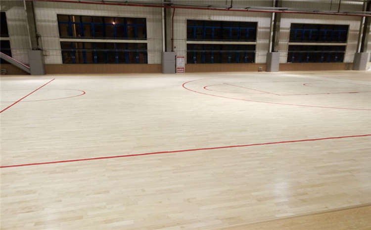 怎么選擇籃球館運動木地板？