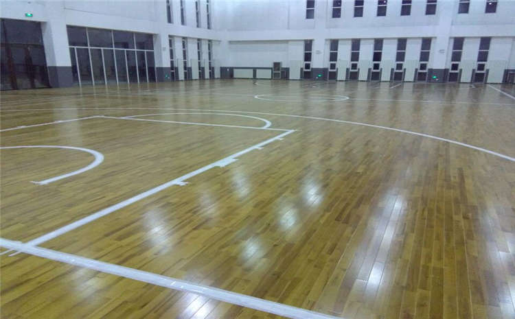籃球木地板作為籃球場的地板的優勢有哪些？